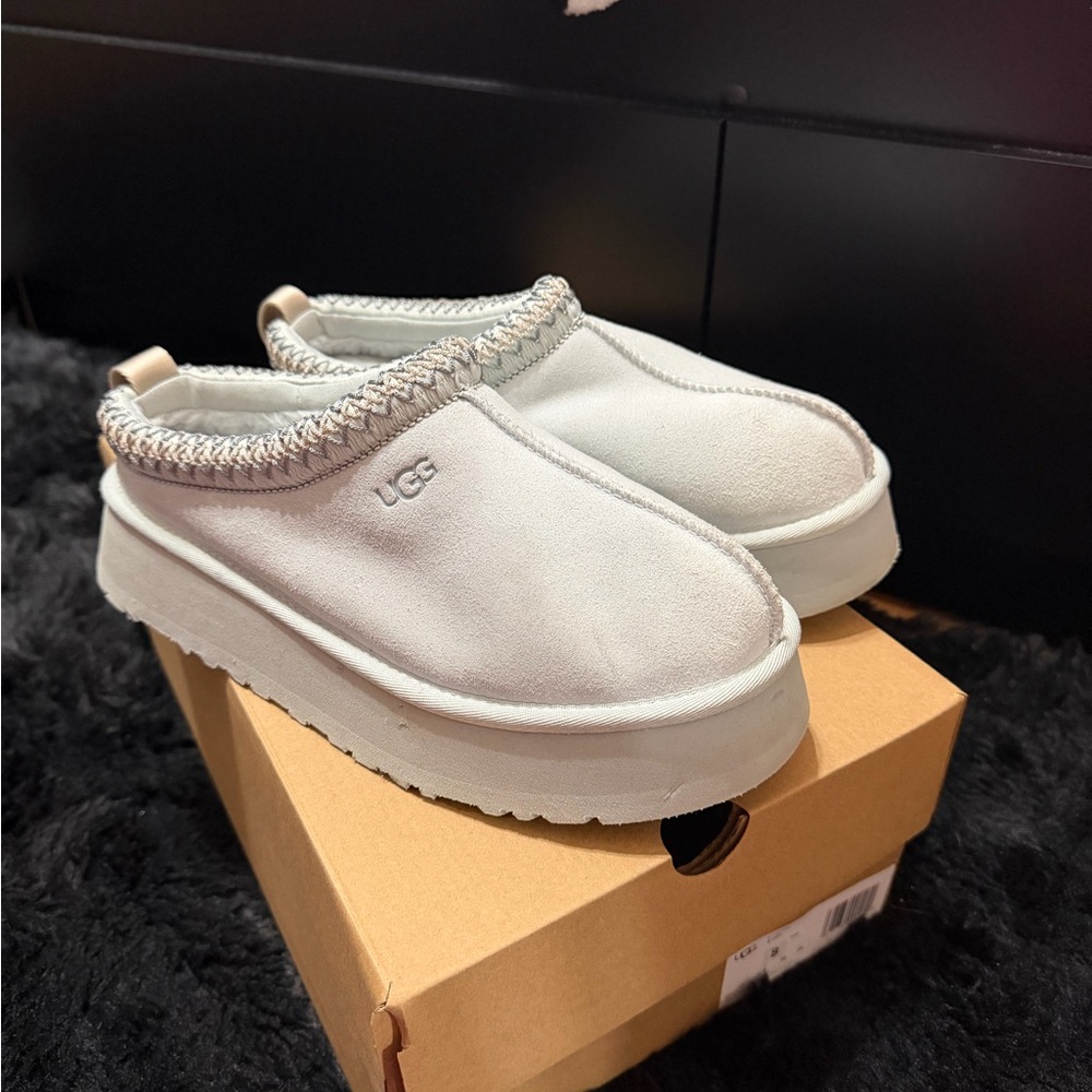 Women’s UGG Tazz Platform Clogs - Picture 2 of 4